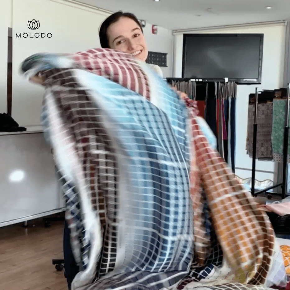 Переваги натурального шовку! 𝙻𝚘𝚟𝚎 𝚒𝚜... 𝚜𝚒𝚕𝚔 🤍 - MOLODO™