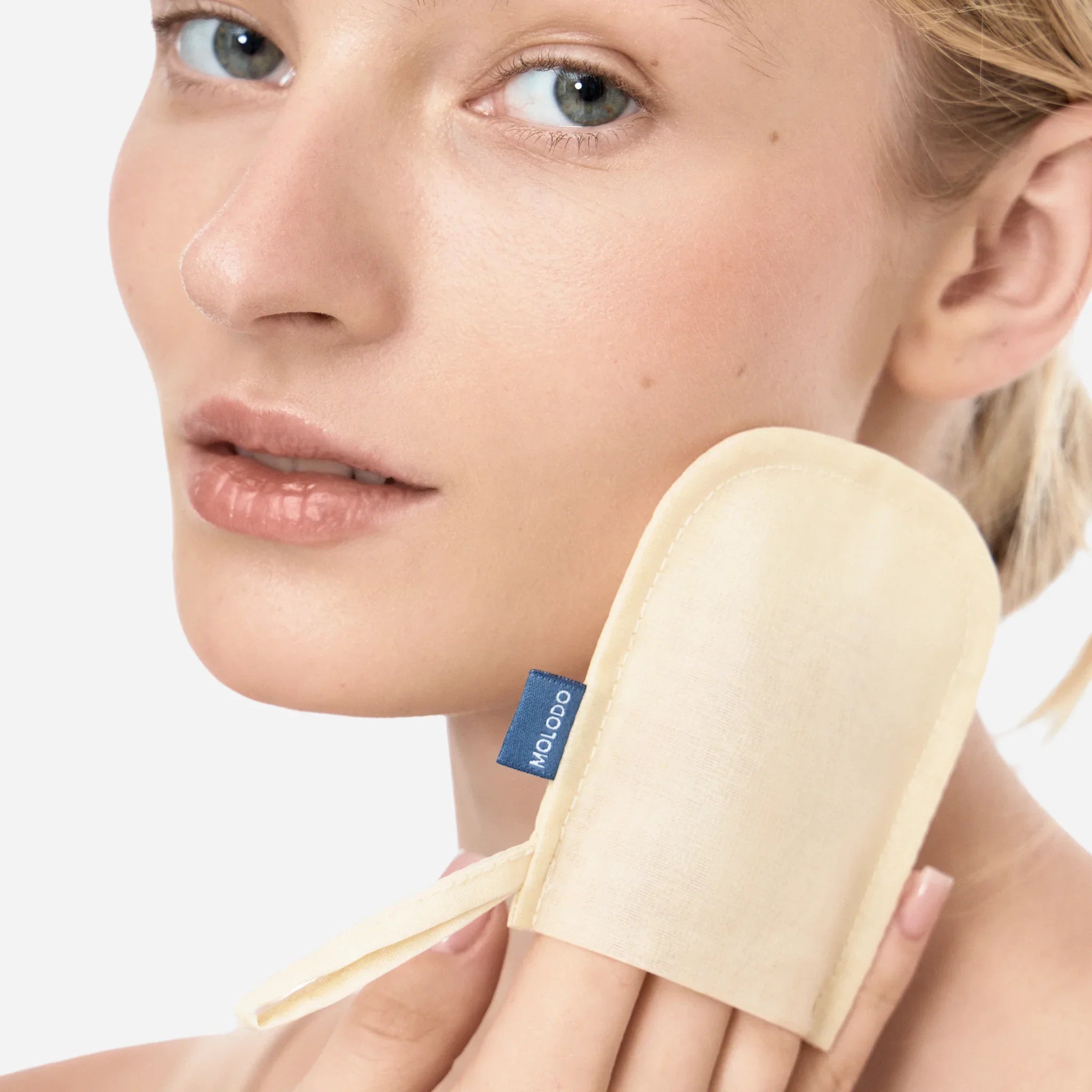 Raw Silk Exfoliating Glove - face