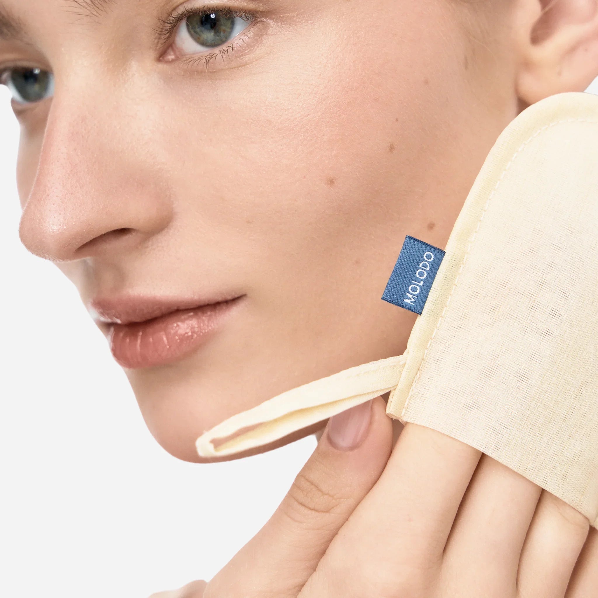 Raw Silk Exfoliating Glove - face