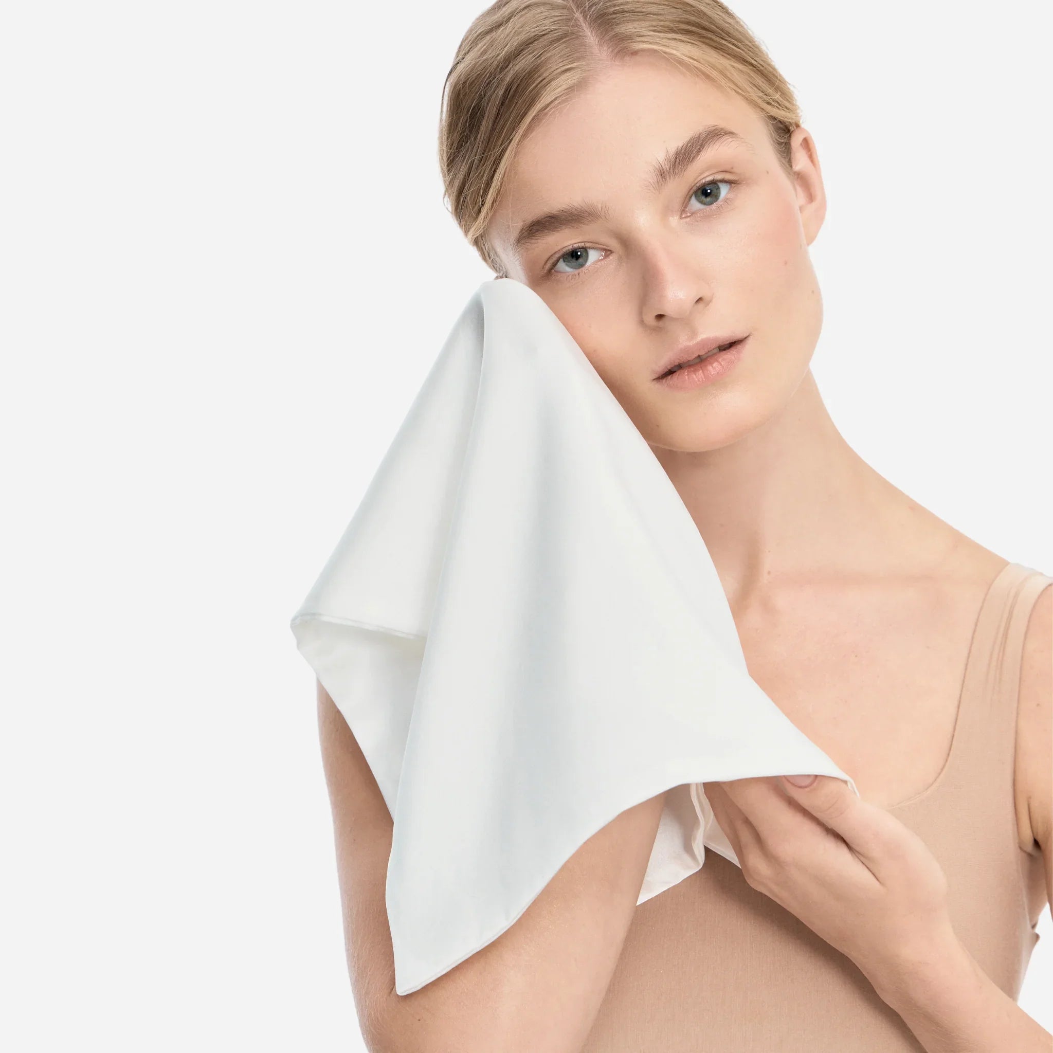 Шовковий рушник для обличчя,рушник для обличчя,Silk Face Towel, догляд за шкірою обличчя,аксесуари для душу,shower accessories, аксессуары для душа,Шовк, Mulberry шовк, Silk, Mulberry Silk, 100Percent Mulberry Silk, 100% шовк, Mulberry шелк, Шелк, МОЛОДО, MOLODO