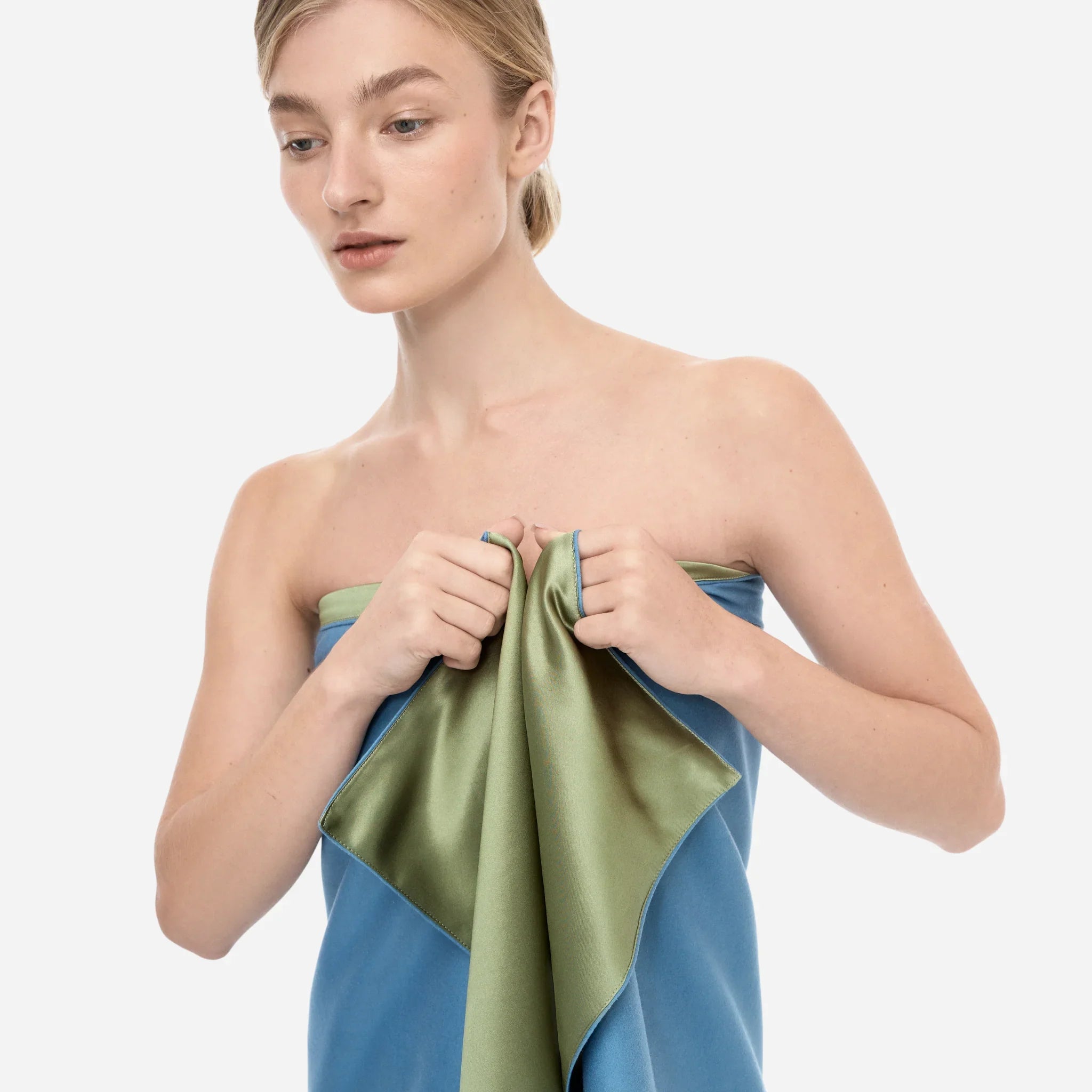 Silk & Microfibre Towel 130*65cm - Forest Moss