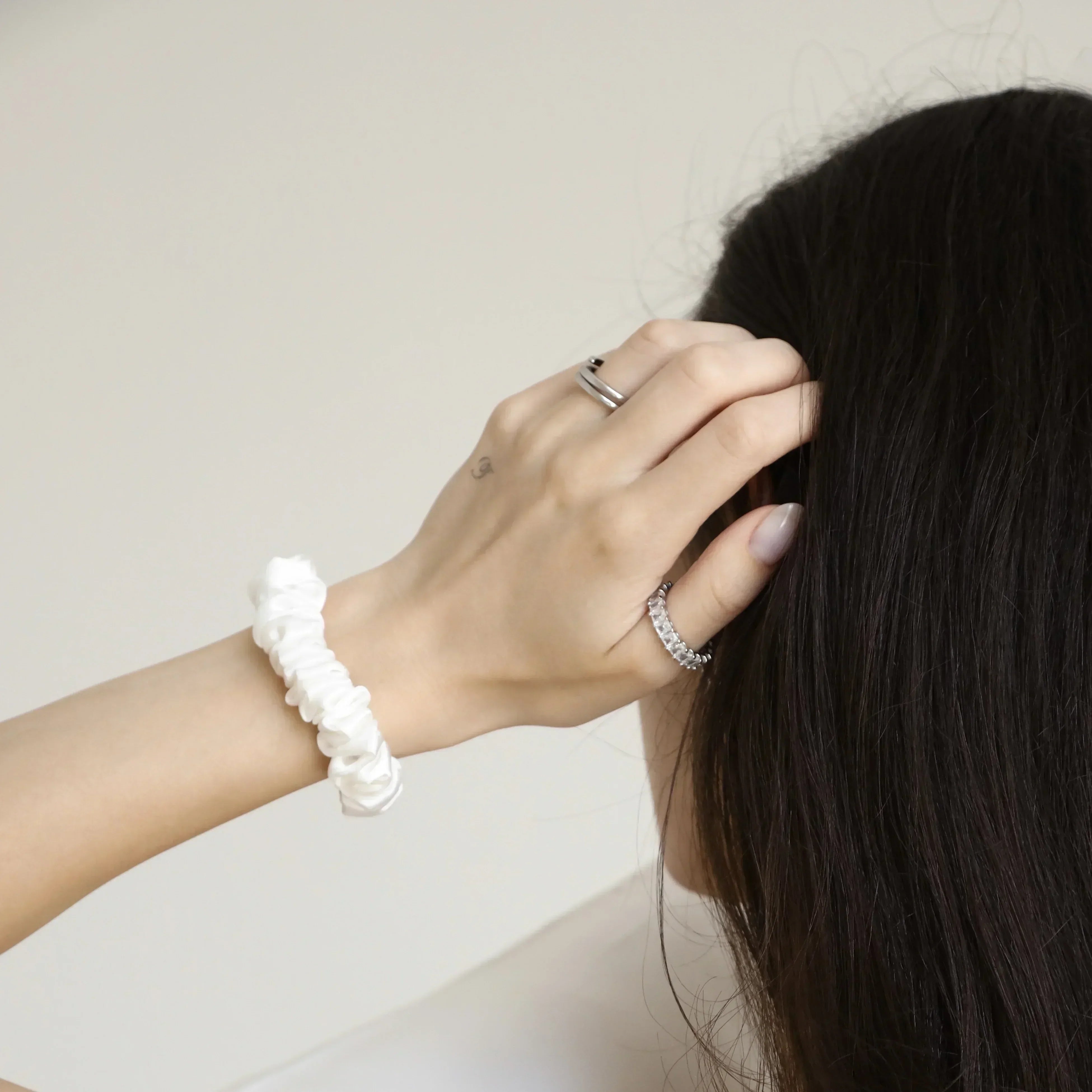 Silk Scrunchie M - EVERGREEN