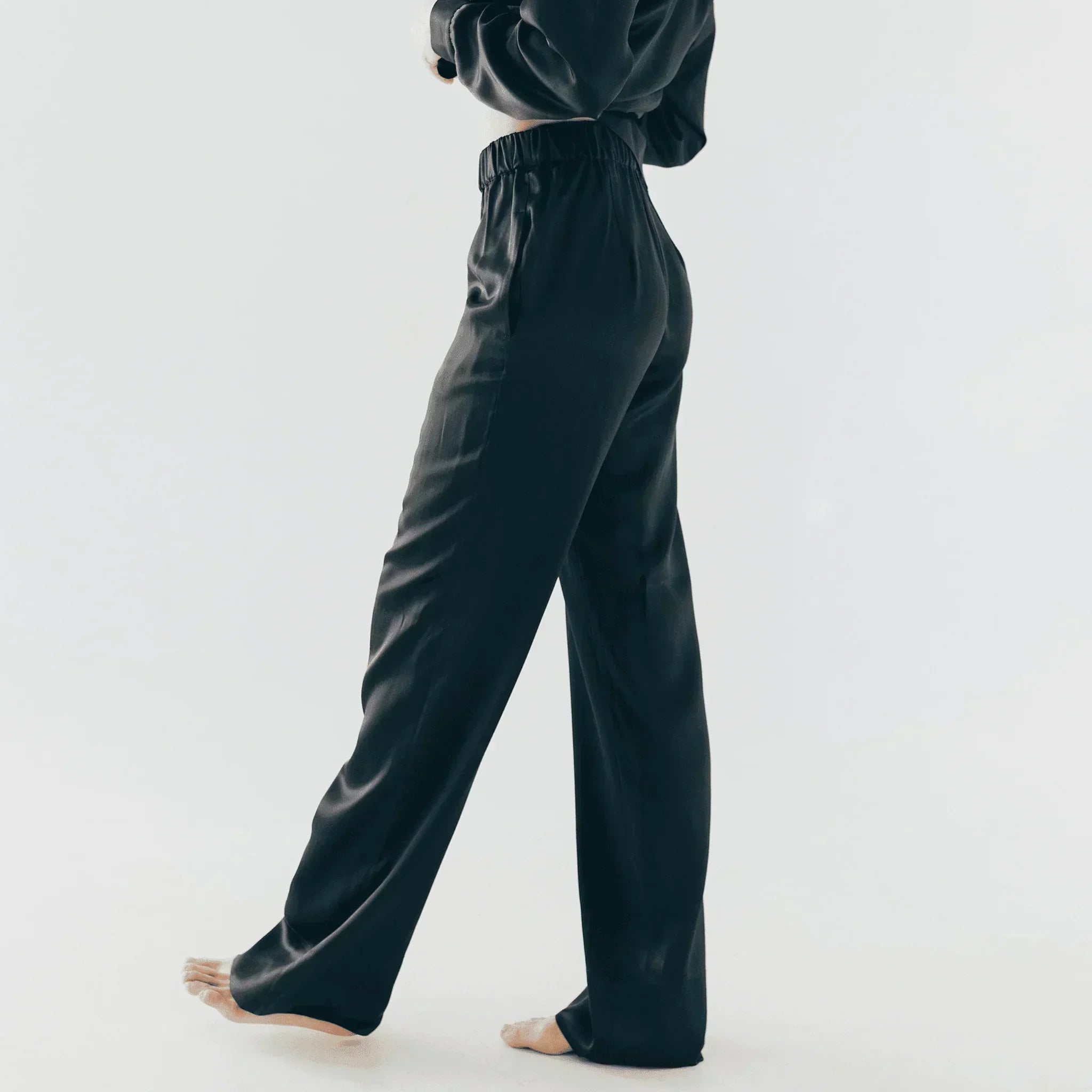 Classic Pants BASE 1.0 - MOLODO™MOLODO™,Шовкові штани, класичні штани, штани на резинці, шовкові штани на резинці,pajama pants, silk pajama pants, pure mulberry silk pajama pants, black classic pants, піжама, піжамні штани, шовкова піжама, одяг для сну, одежда для сна