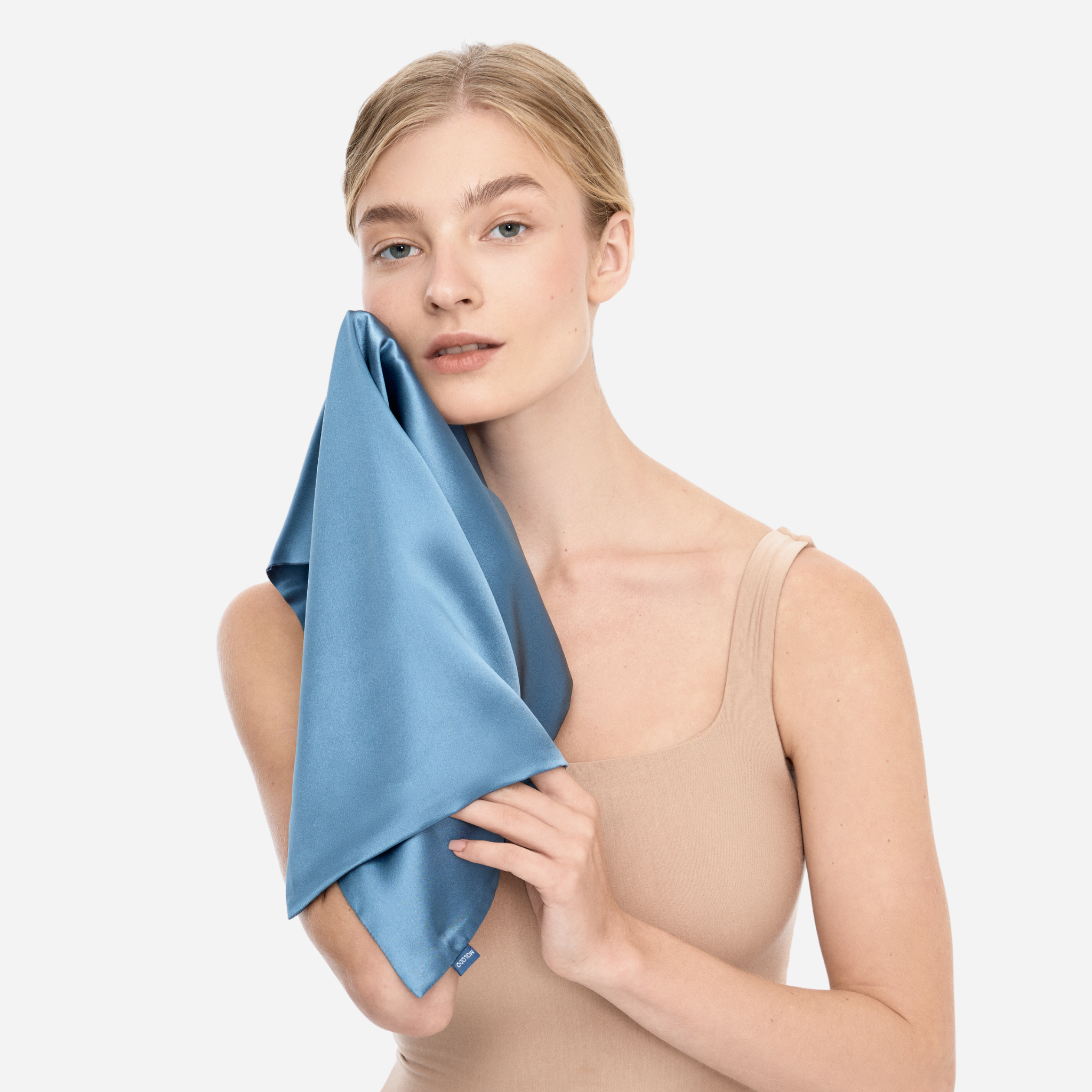 Шовковий рушник для обличчя,рушник для обличчя,Silk Face Towel, догляд за шкірою обличчя,аксесуари для душу,shower accessories, аксессуары для душа,Шовк, Mulberry шовк, Silk,  Mulberry Silk, 100Percent Mulberry Silk, 100% шовк, Mulberry шелк, Шелк, МОЛОДО, MOLODO