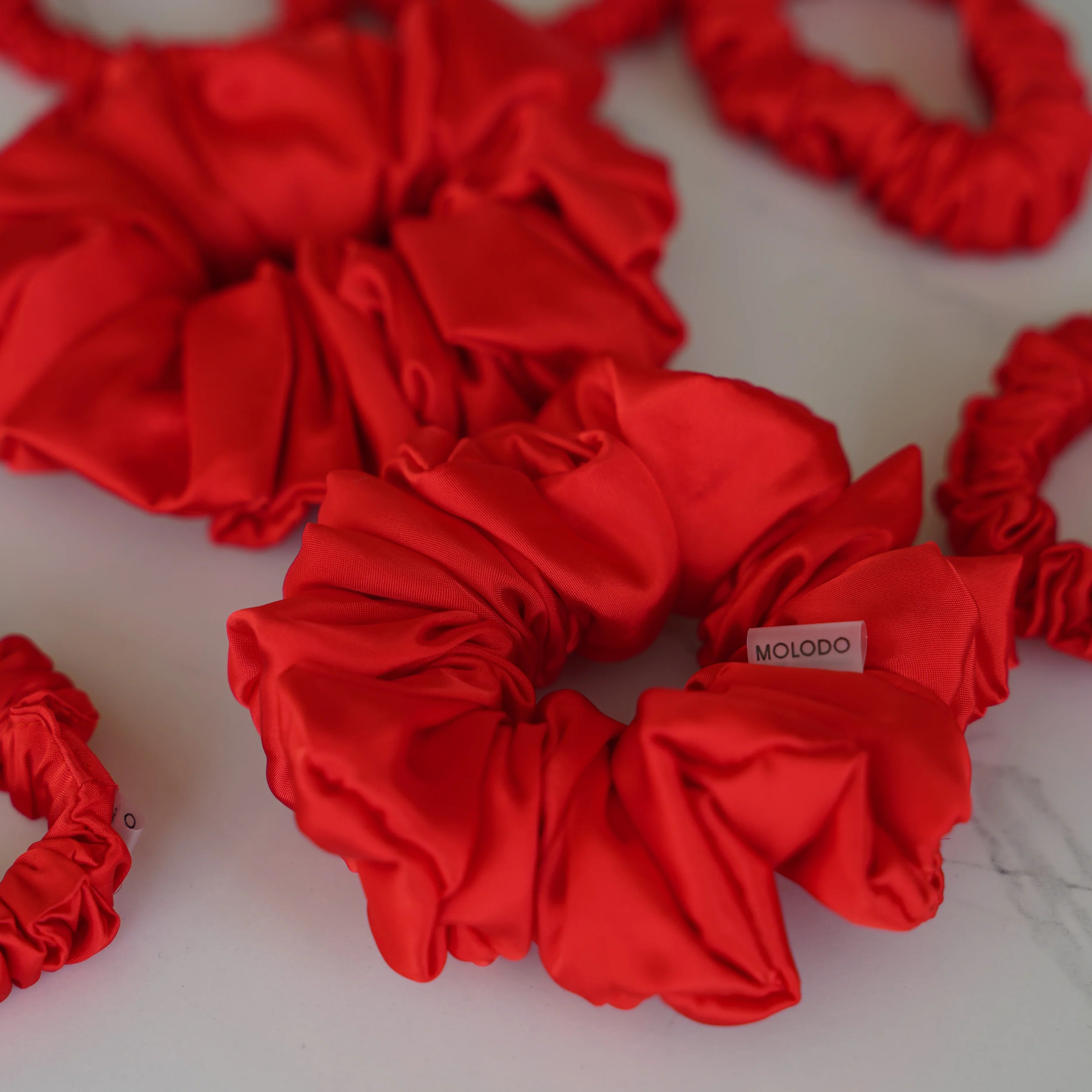 [outlet] Silk Scrunchie MIDI